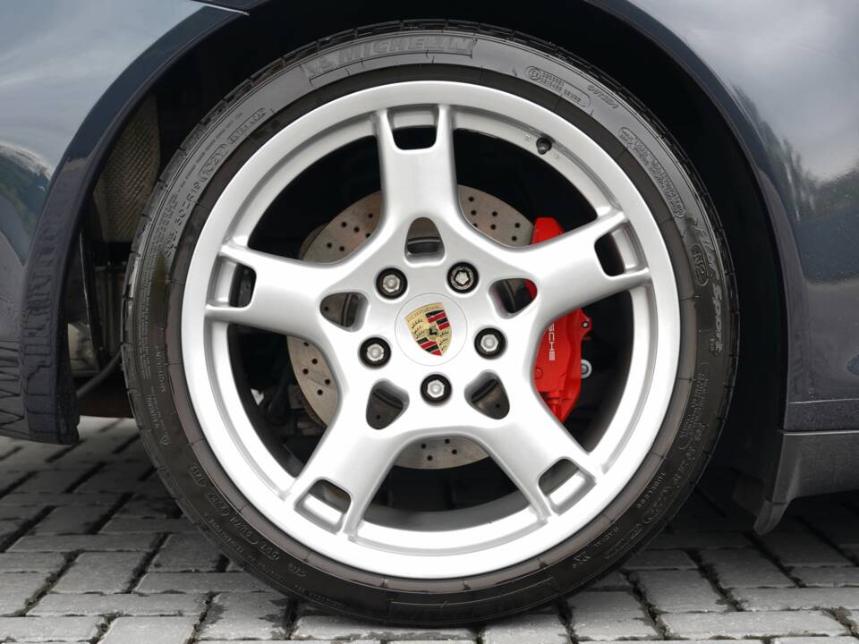 Bild 45/50 von Porsche 911 Carrera 4S (2007)