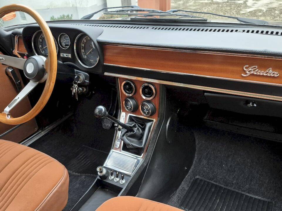 Imagen 43/67 de Alfa Romeo Giulia Nuova Super 1600 (1977)