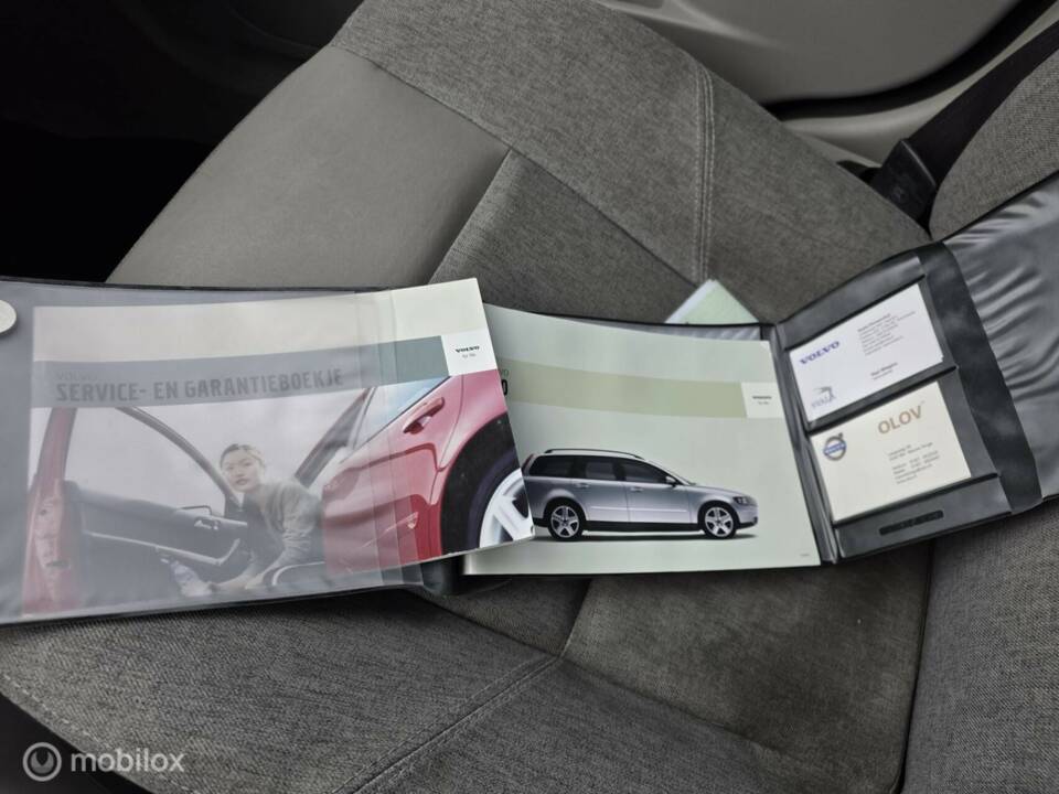 Image 28/33 de Volvo V50 2.4 (2005)