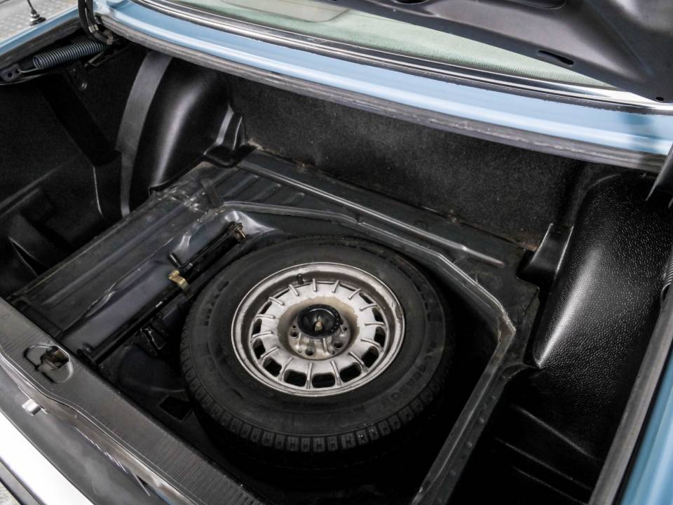 Bild 41/50 von Mercedes-Benz 300 D Turbodiesel (1982)
