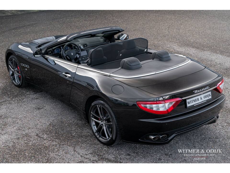 Imagen 15/42 de Maserati GranCabrio 4.7 (2010)