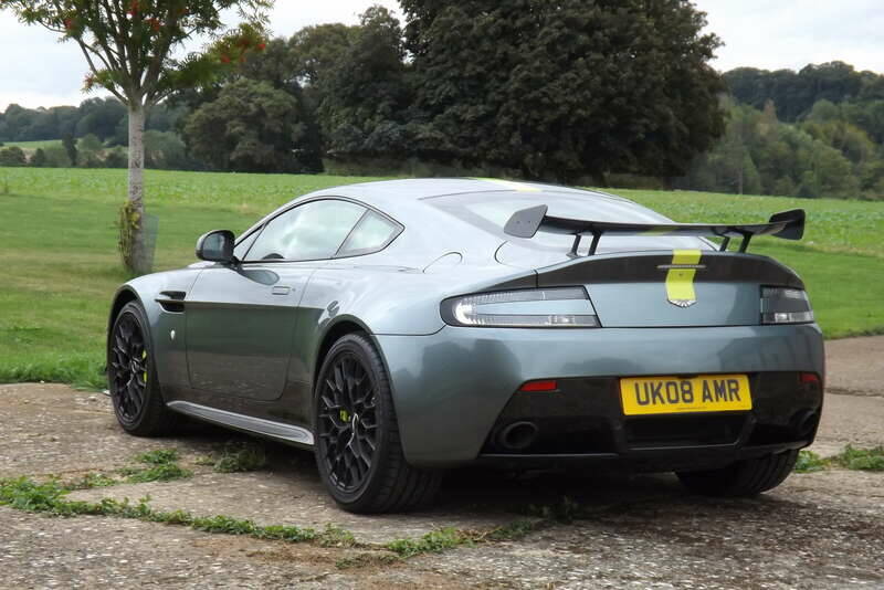 Afbeelding 30/39 van Aston Martin V8 Vantage AMR (2017)