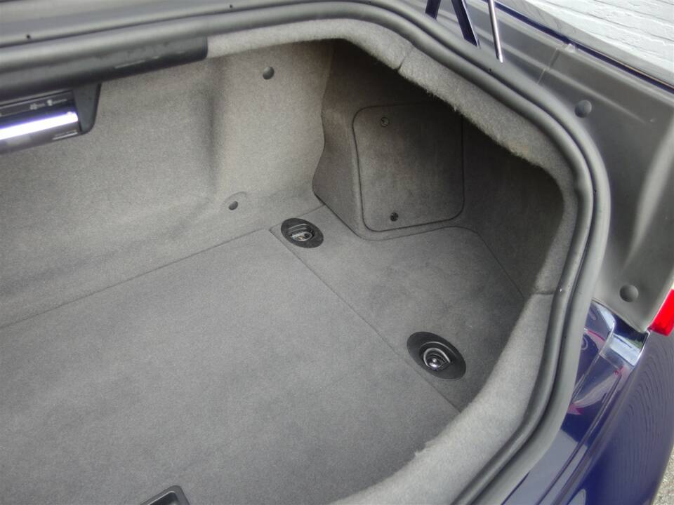Image 75/99 of Maserati GranTurismo 4.2 (2008)