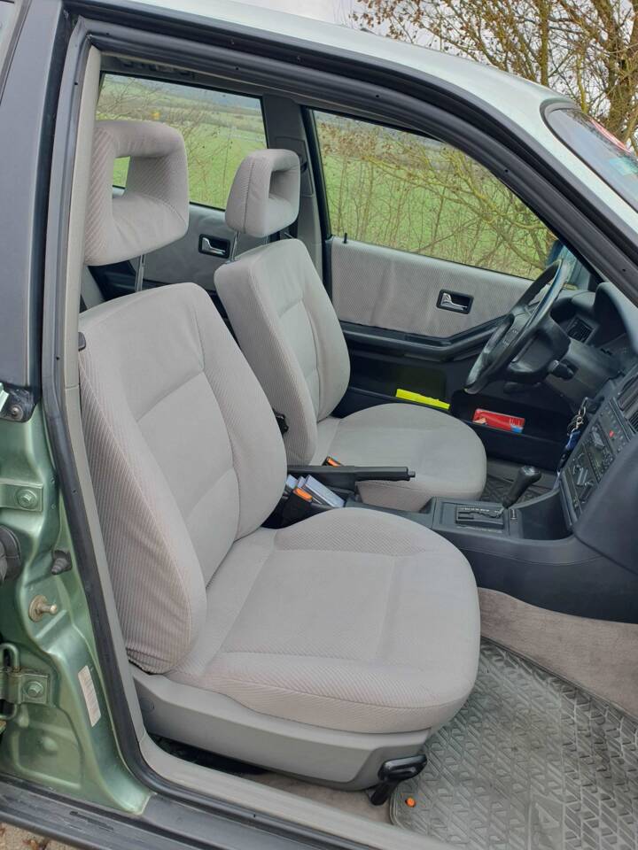 Image 12/21 of Audi 80 - 2.0 E (1992)