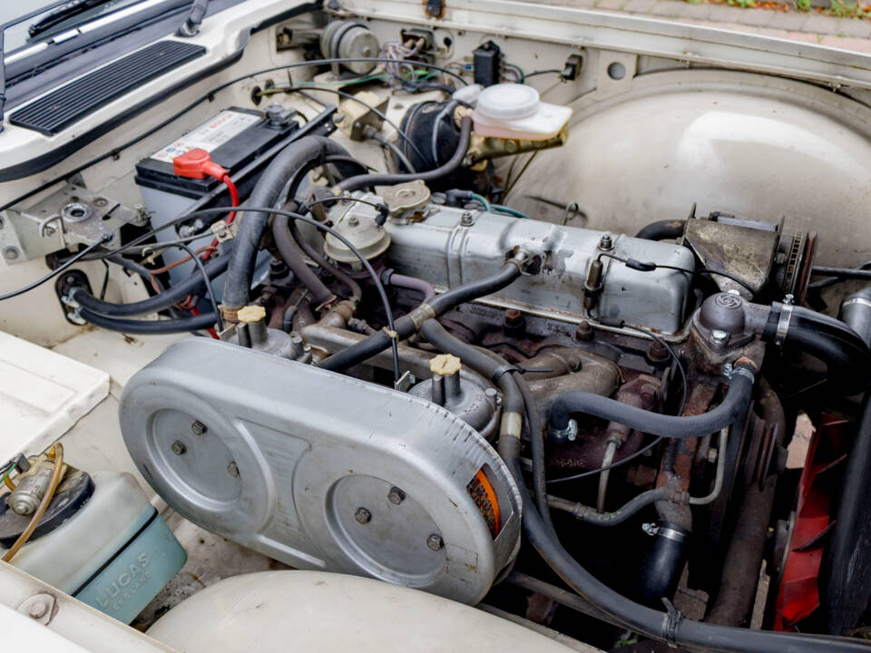 Imagen 29/30 de Triumph TR 6 (1977)
