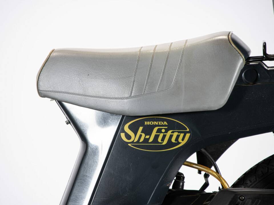 Image 14/44 of Honda SH 50 Fifty (1987)