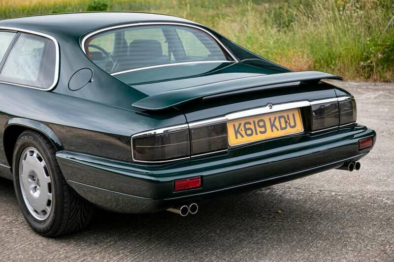 Image 7/45 de Jaguar XJRS 6.0 (1993)