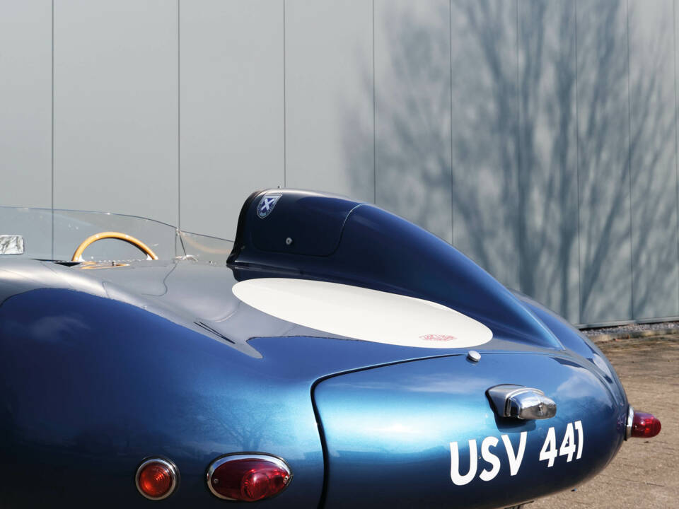 Image 48/60 of Jaguar D-Type (1967)
