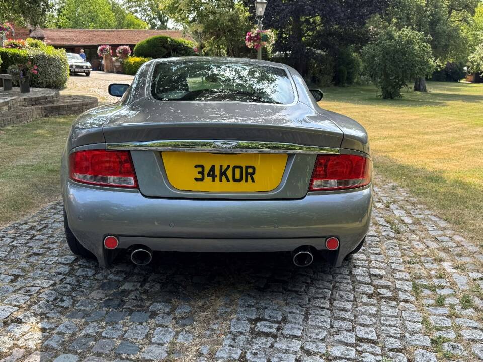 Image 13/40 of Aston Martin V12 Vanquish (2002)