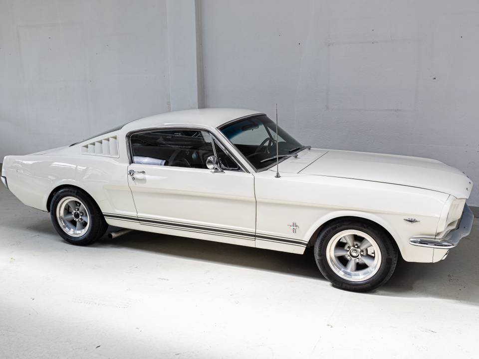 Image 3/41 of Ford Mustang GT (1965)