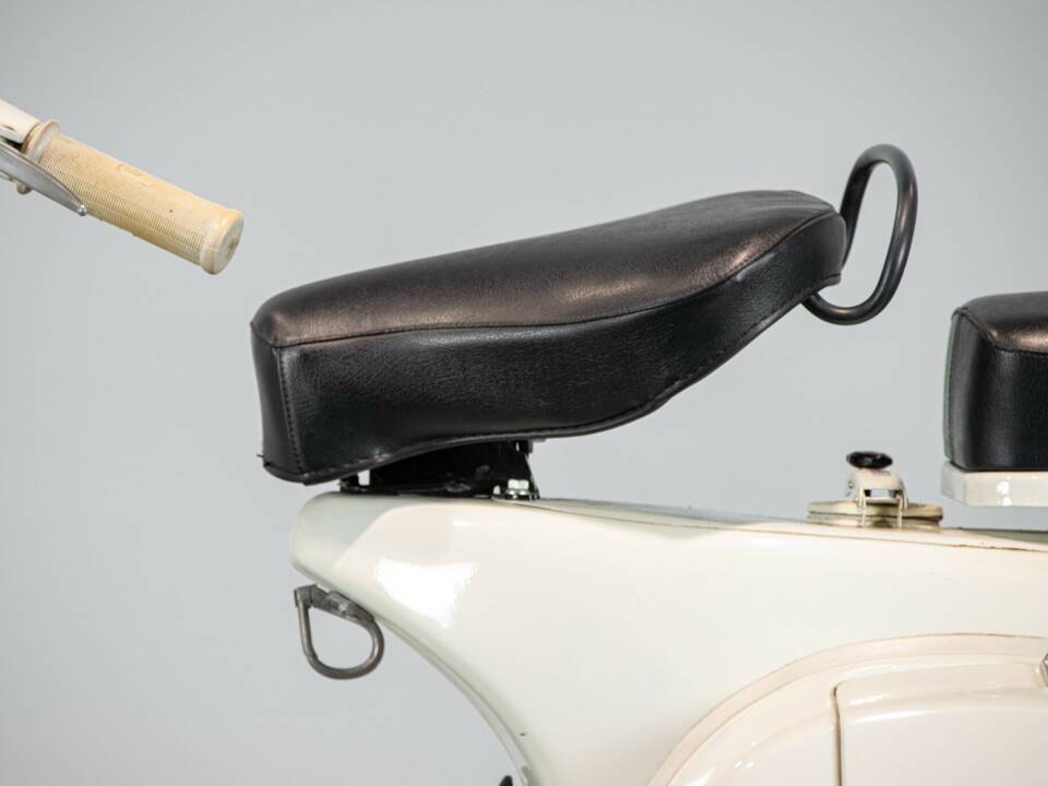 Image 29/50 of Piaggio Vespa 125 Super (1966)