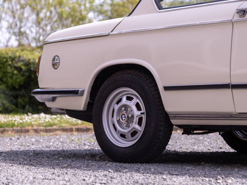 Imagen 47/50 de BMW 1802 (1975)