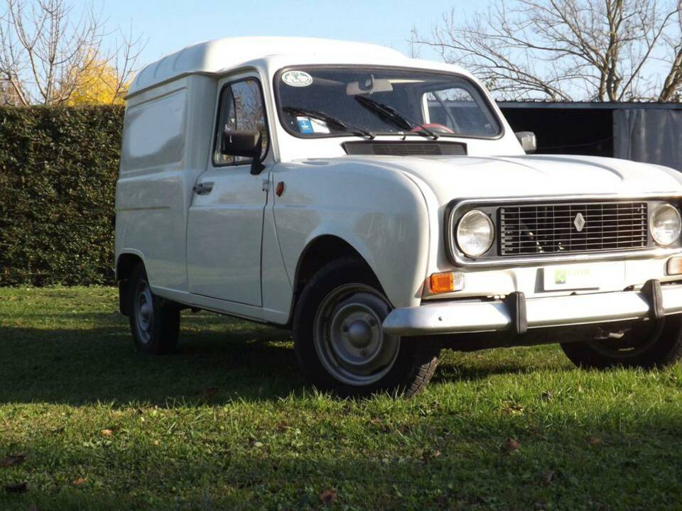 Image 1/44 of Renault R 4 F6 (1982)