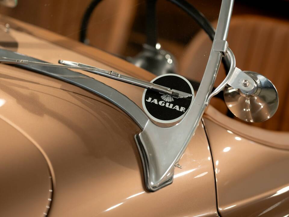 Image 9/50 of Jaguar XK 120 OTS (1952)