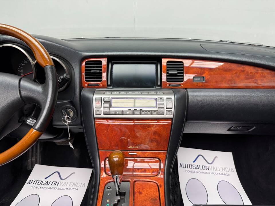 Immagine 17/23 di Lexus SC 430 (2004)