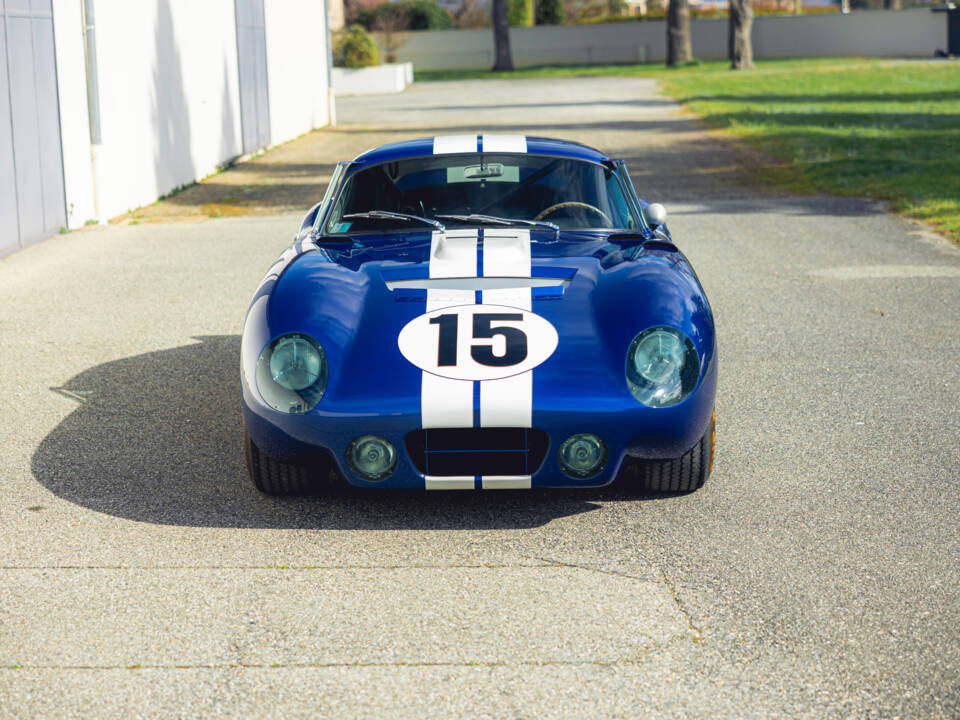 Imagen 3/15 de Shelby Daytona Cobra Coupe (1964)
