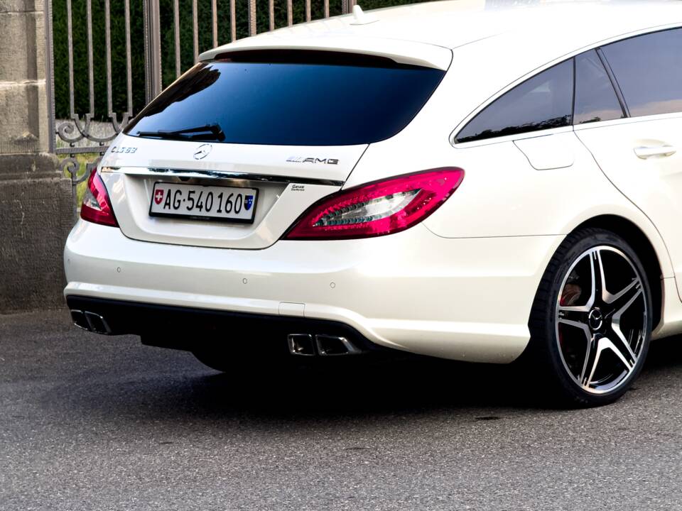 Obraz 4/8 pojazdu Mercedes-Benz CLS 63 AMG (2013)
