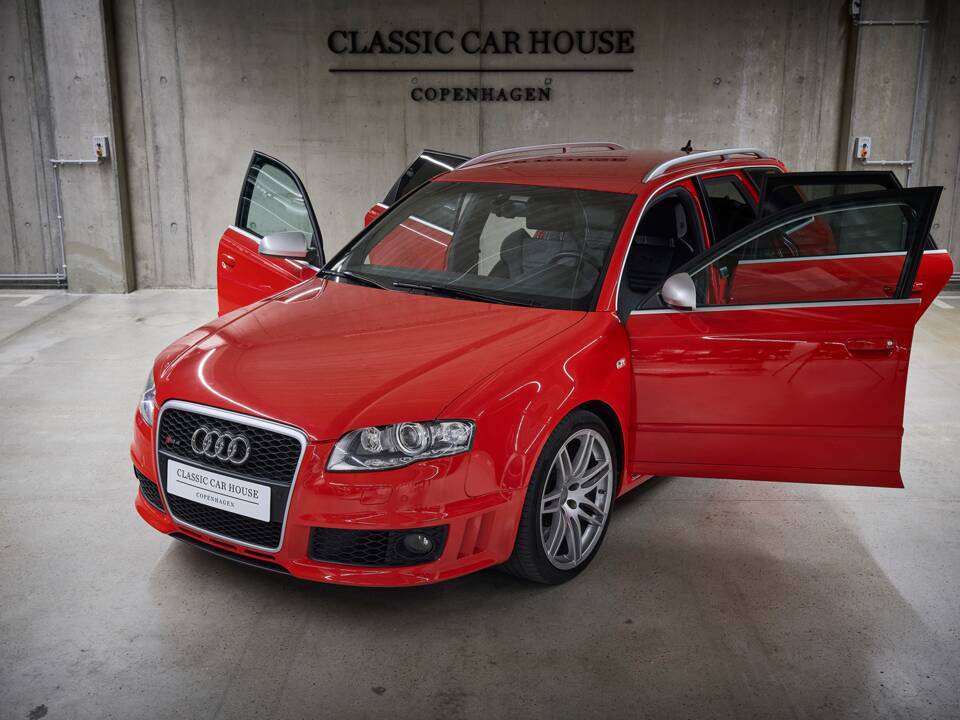 Image 16/95 of Audi RS4 Avant (2006)
