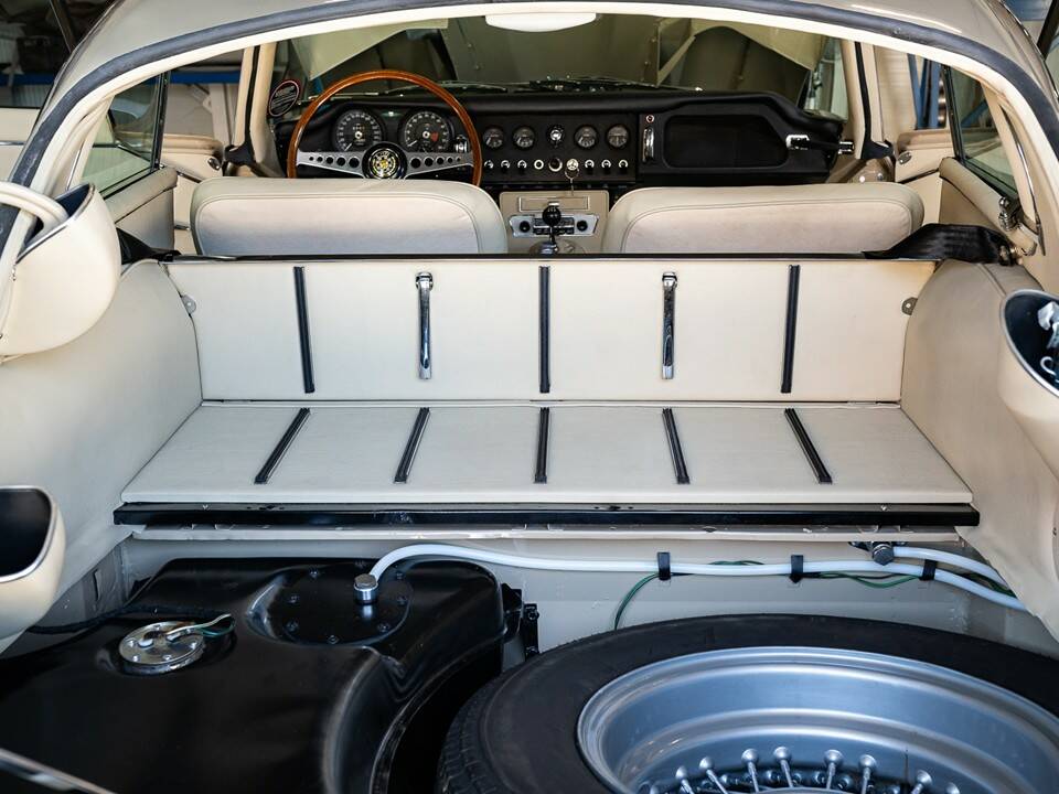 Bild 12/102 von Jaguar E-Type 4.2 (1966)