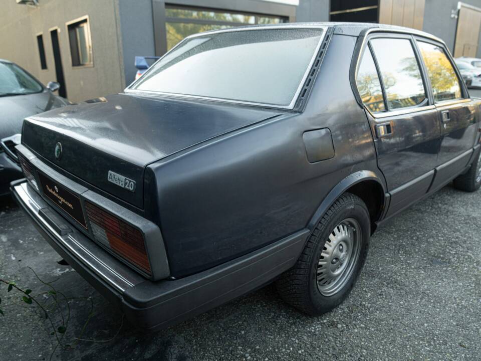 Image 5/40 of Alfa Romeo Alfetta 2.0 (1983)