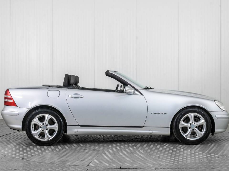 Image 12/50 de Mercedes-Benz SLK 200 Kompressor (2001)