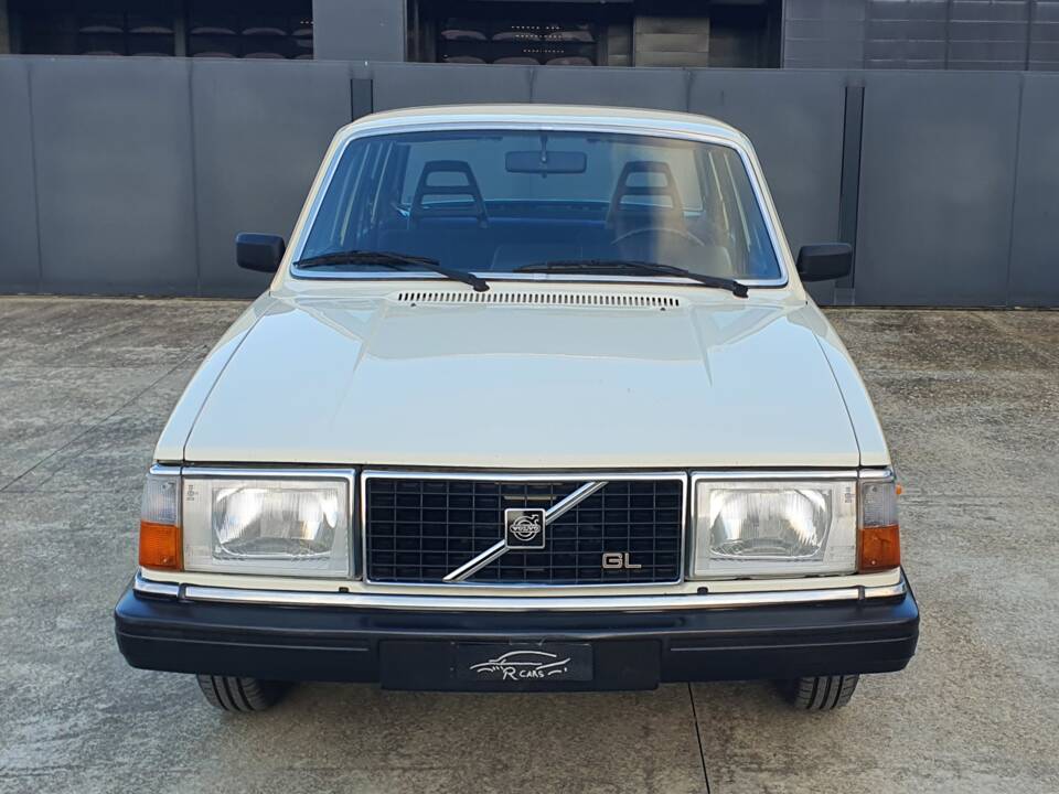 Image 2/50 of Volvo 244 DLS (1978)