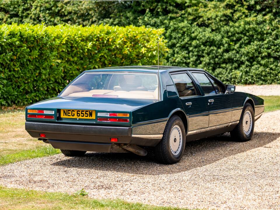 Immagine 3/38 di Aston Martin Lagonda (1981)