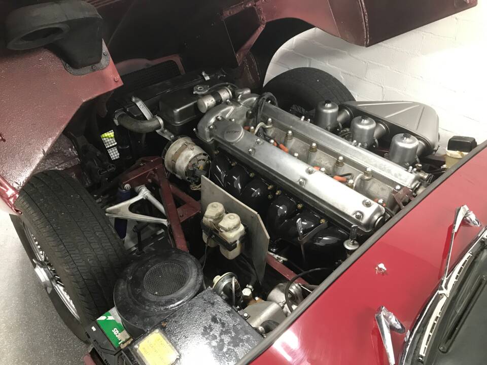 Image 9/9 de Jaguar Type E (2+2) (1967)