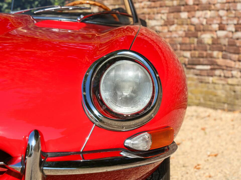 Image 34/50 de Jaguar Type E 3.8 (1964)