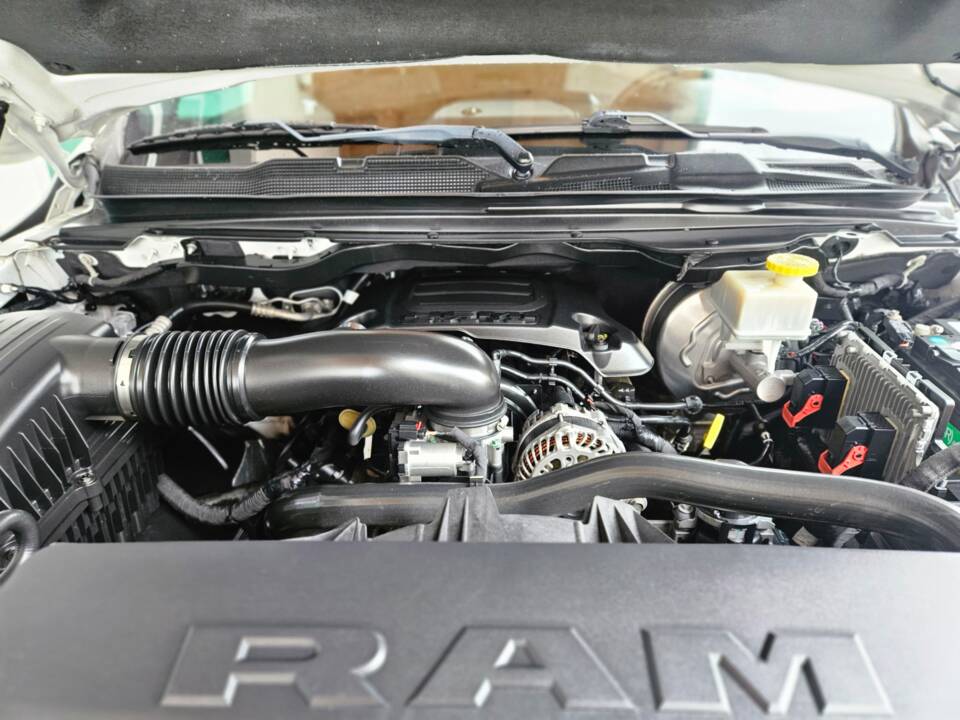 Image 38/62 of Dodge Ram 1500 (2020)