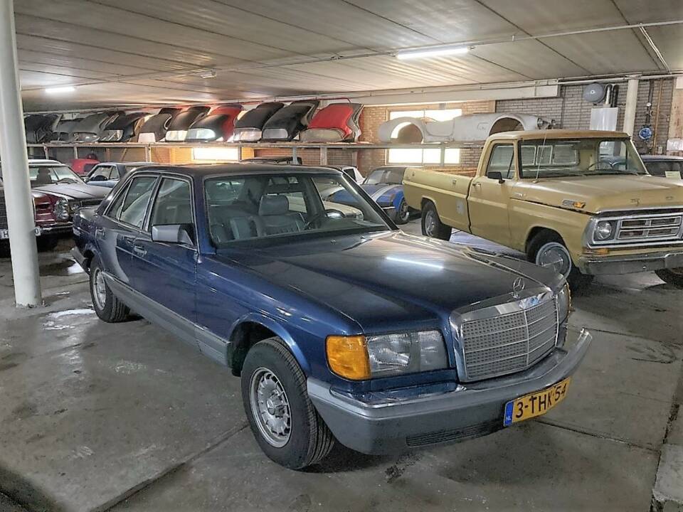 Afbeelding 16/38 van Mercedes-Benz 380 SE (1985)