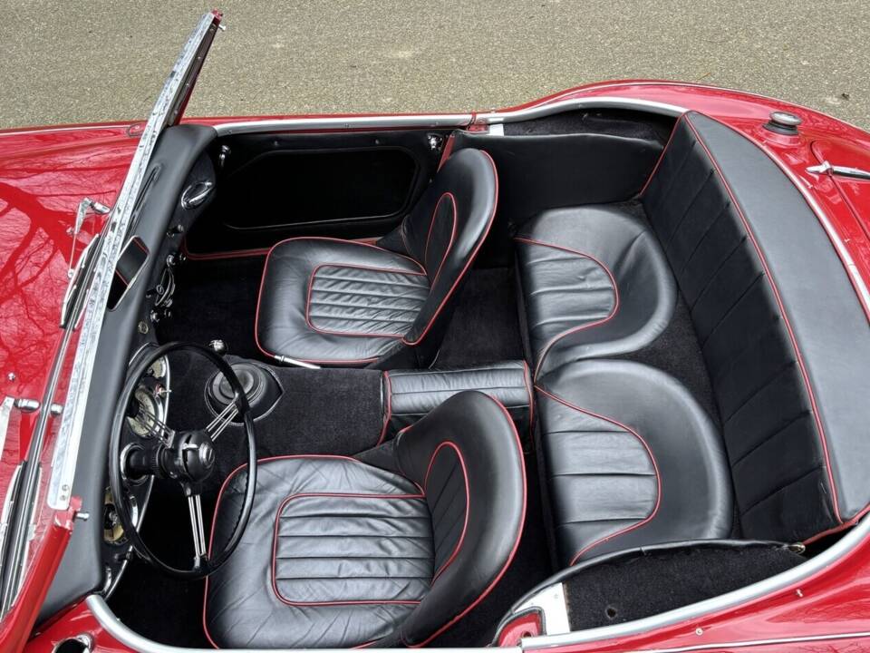 Image 16/26 de Austin-Healey 100&#x2F;6 (BN4) (1959)