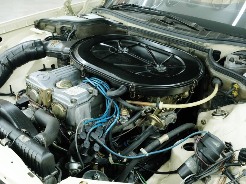 Bild 22/50 von Mercedes-Benz 280 S (1982)