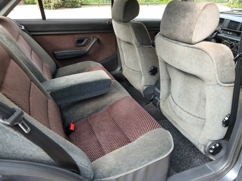 Bild 25/50 von Peugeot 405 Mi16 (1990)