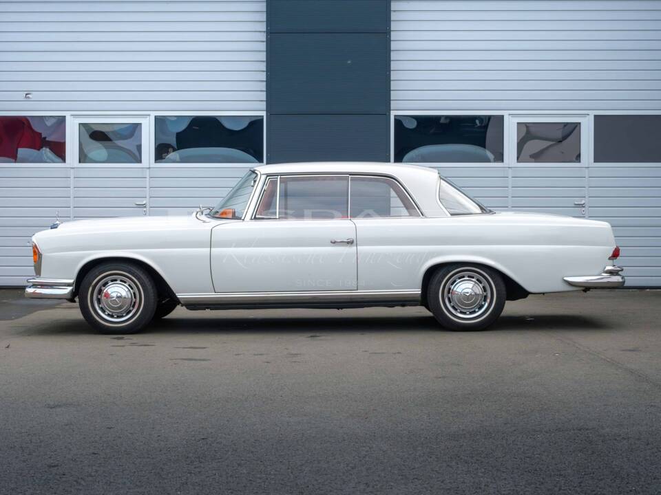 Image 3/24 de Mercedes-Benz 220 SE b (1963)