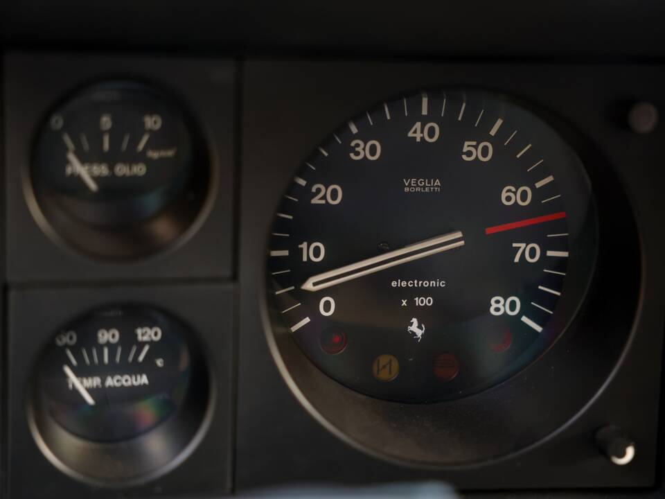 Image 20/32 of Ferrari 400 GT (1977)