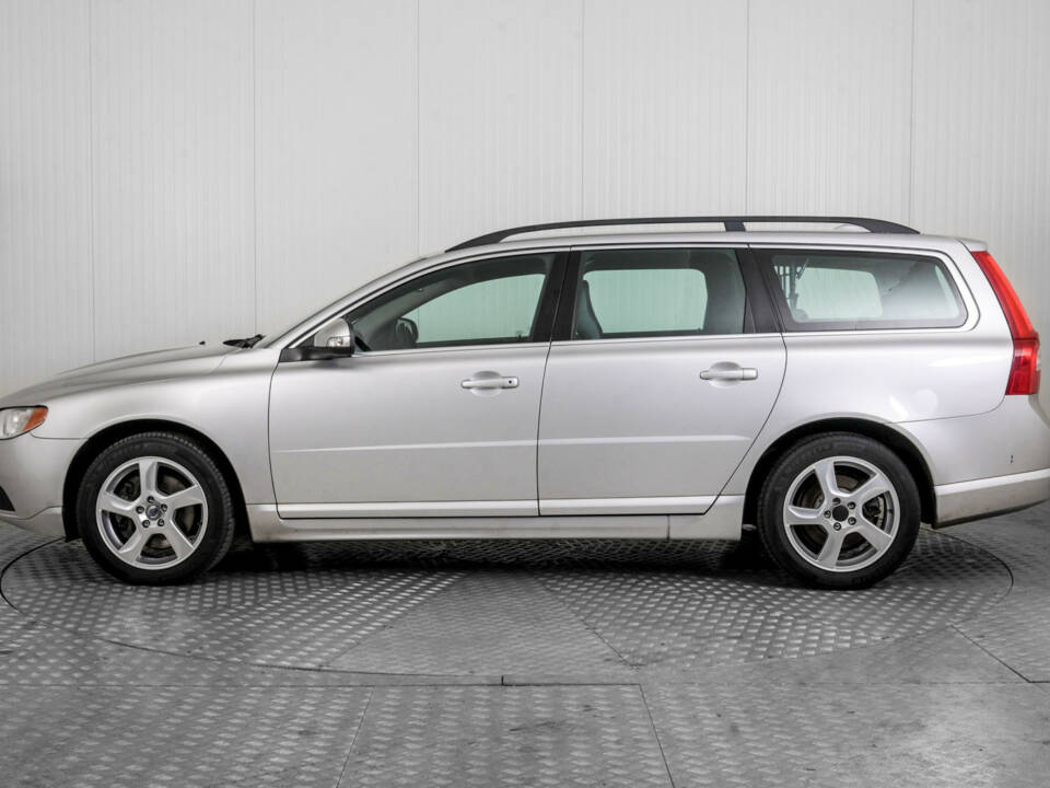 Image 9/50 de Volvo V70 D3 (2010)