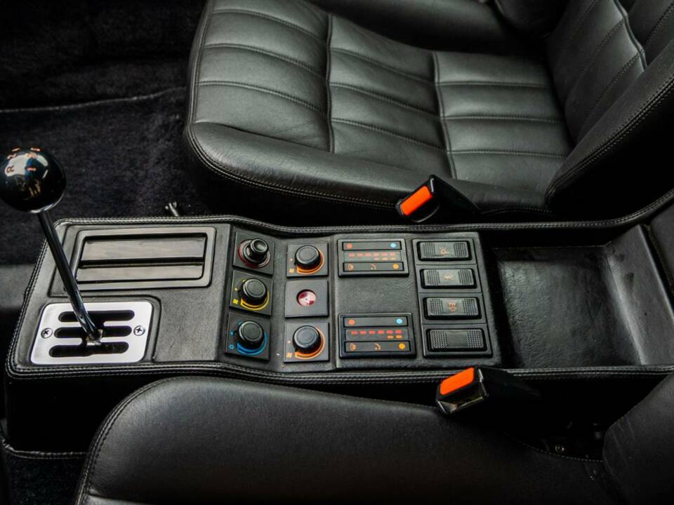 Image 20/26 of Ferrari 208 GTB Turbo (1988)