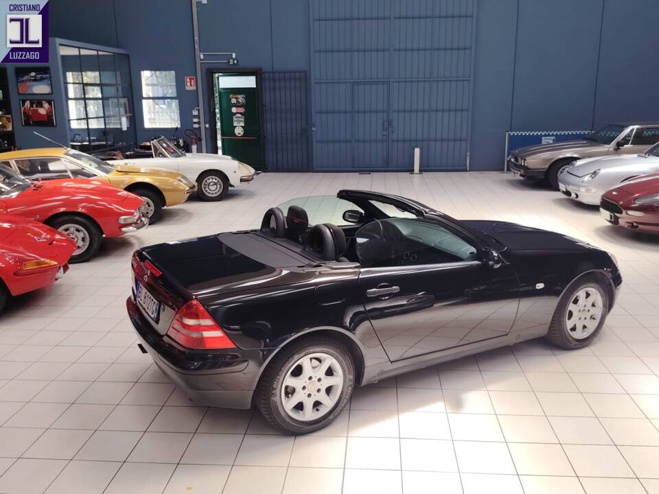Bild 10/46 von Mercedes-Benz SLK 200 (2000)