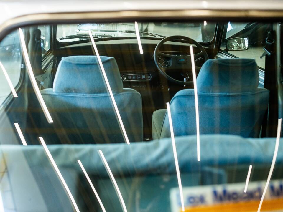 Image 32/43 of Austin Mini Mayfair Sport (1983)