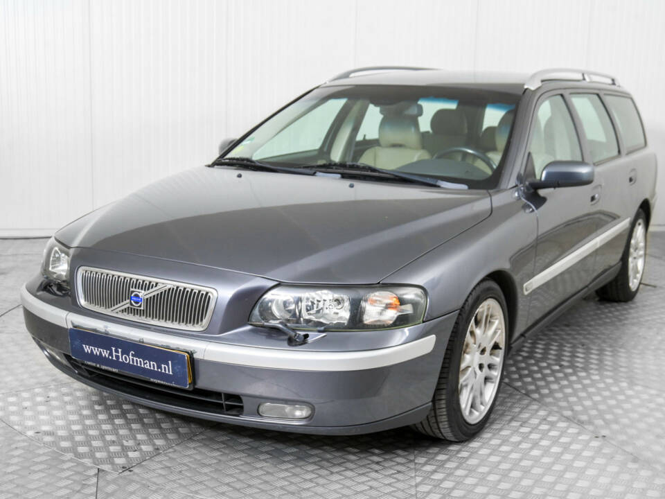 Bild 18/50 von Volvo V 70 2.5T (2003)