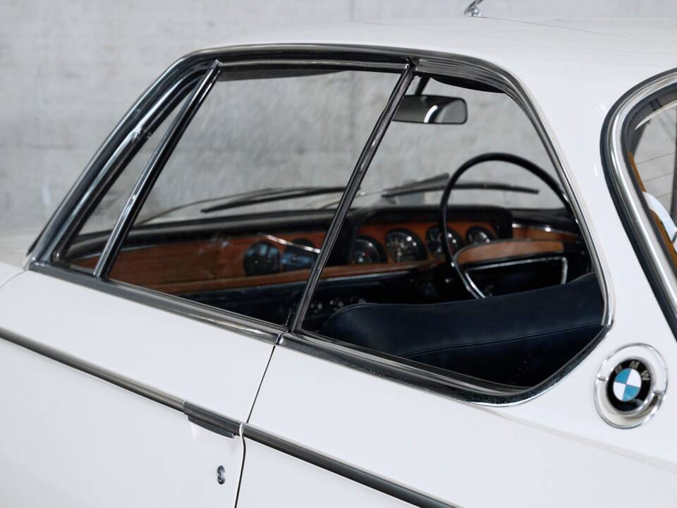 Bild 13/50 von BMW 2000 CS (1971)