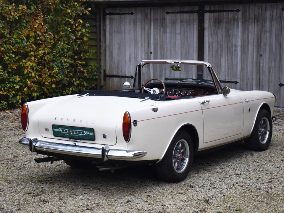 Image 17/42 de Sunbeam Tiger Mk I (1966)