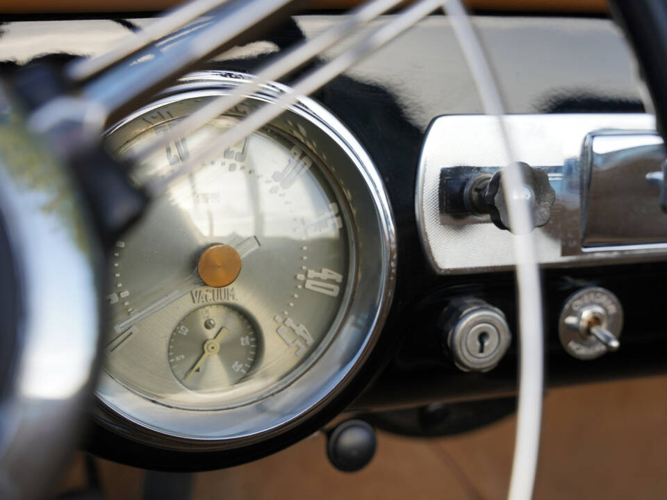 Image 37/50 of Nash-Healey Roadster (1953)