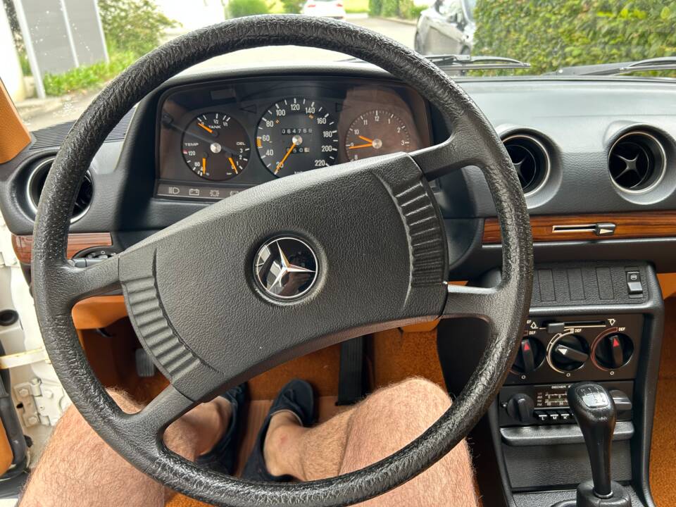 Bild 12/31 von Mercedes-Benz 280 (1978)
