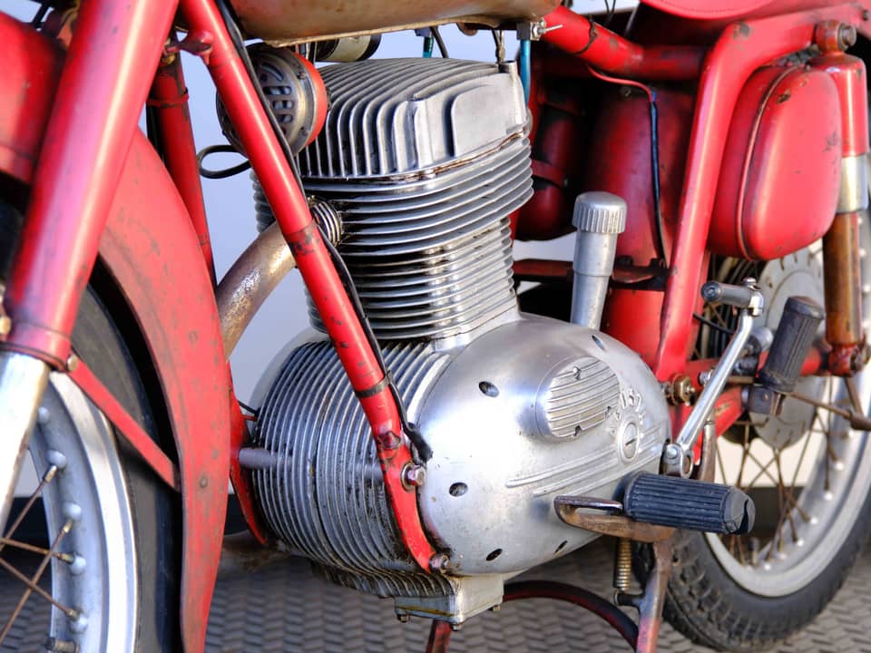 Image 32/83 of MV Agusta 175 CS Sport Disco Volante (1955)
