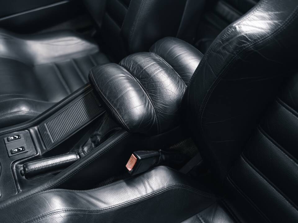 Image 33/42 of Maserati Shamal (1991)