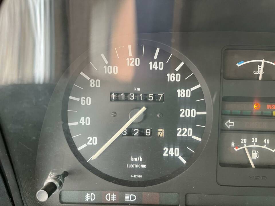 Image 12/41 of BMW 528i (1986)
