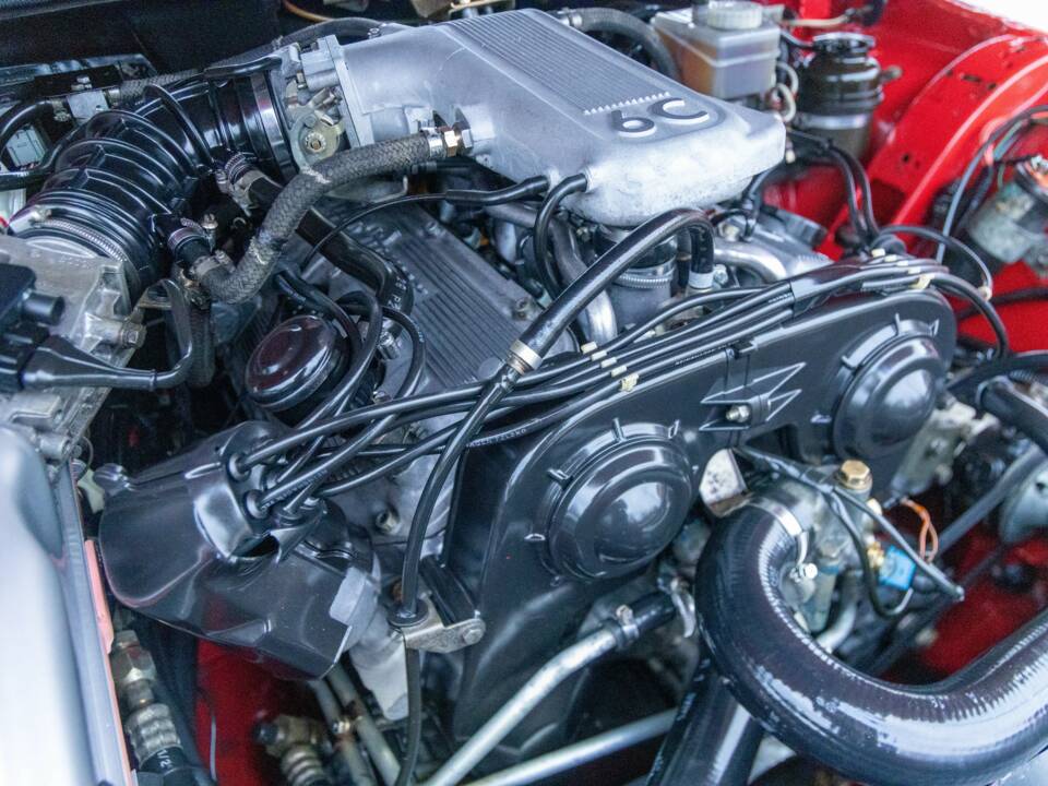 Image 31/50 de Alfa Romeo SZ (1991)