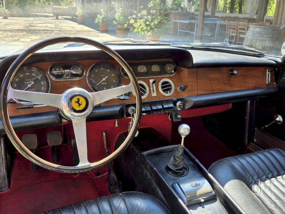 Imagen 29/66 de Ferrari 330 GT 2+2 (1964)